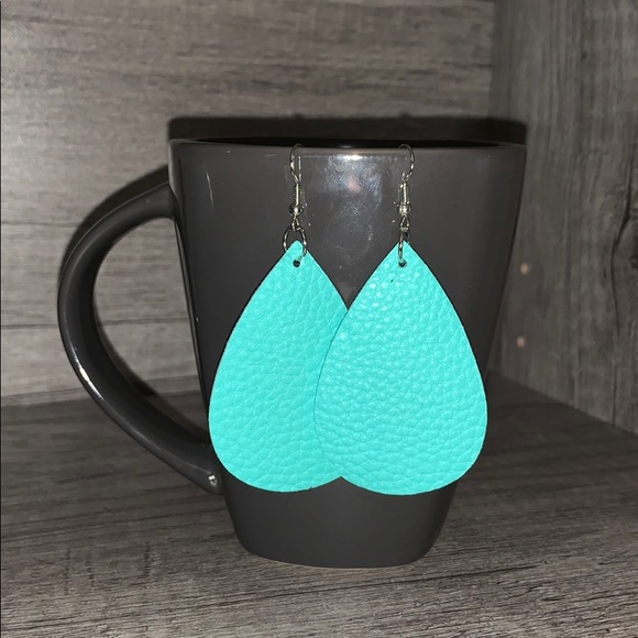 Jewelry - 3/$15 Tear Drop Earrings